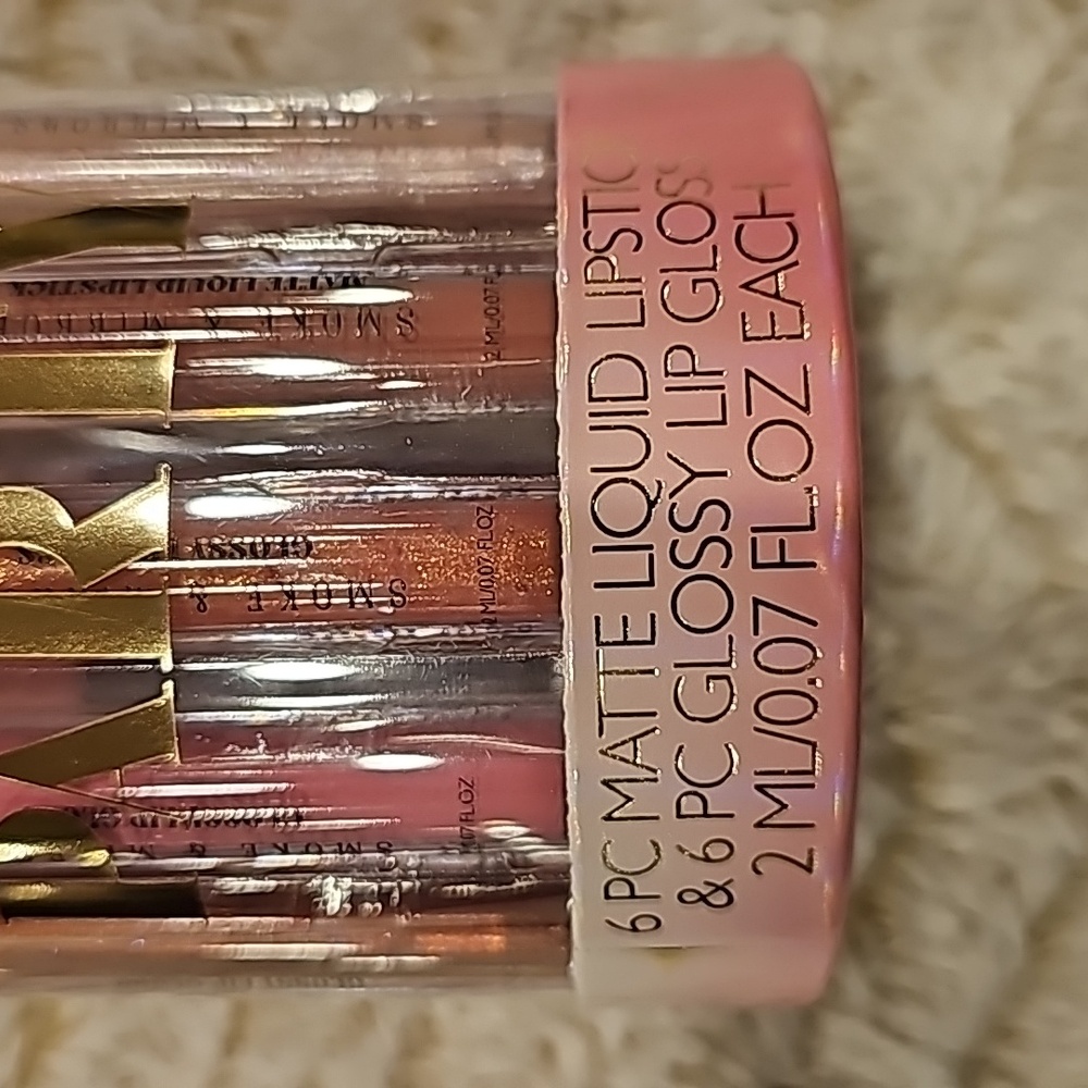 New never opened lip stick - Picture 4 of 8